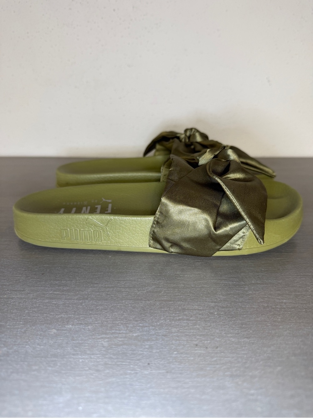 Fenty X Puma Rihanna Satin Bow Slides Flip Flop Sandals Olive Women’s Size 5 - Picture 2 of 9